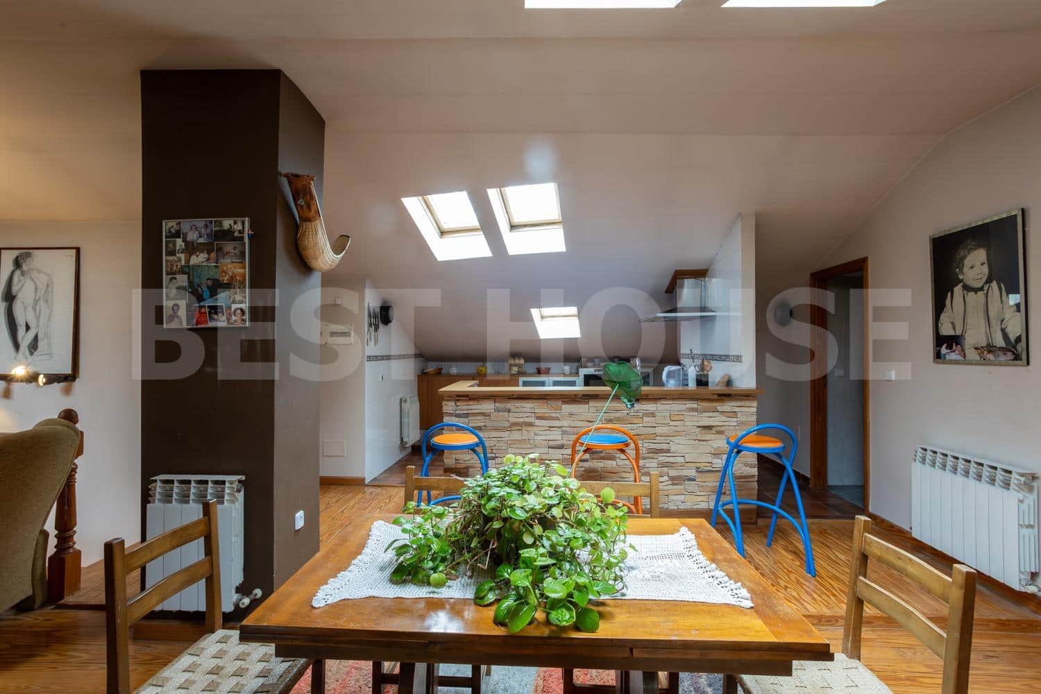 7 bedroom Villa for sale in Salinas de Anana with garage - € 394,314 (Ref: 9565414)