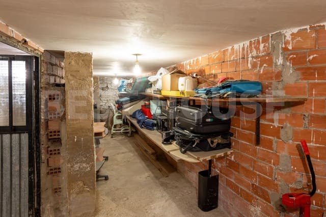 7 bedroom Villa for sale in Salinas de Añana/Gesaltza Añana, Añana with garage - € 394,314 (Ref: 9565414)