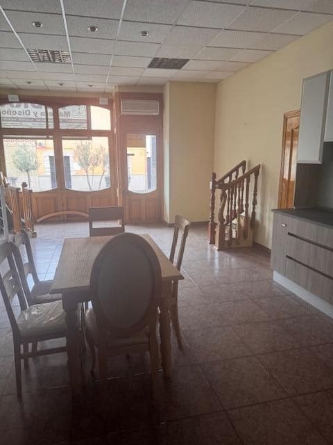 8 bedroom Commercial for sale in Piedrabuena - € 260,000 (Ref: 9565417)
