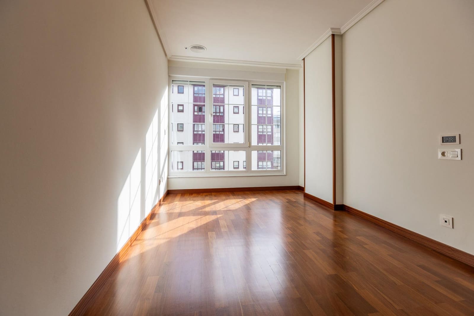 3 slaapkamer Flat te koop in A Coruna stad met garage - € 625.000 (Ref: 9576726)
