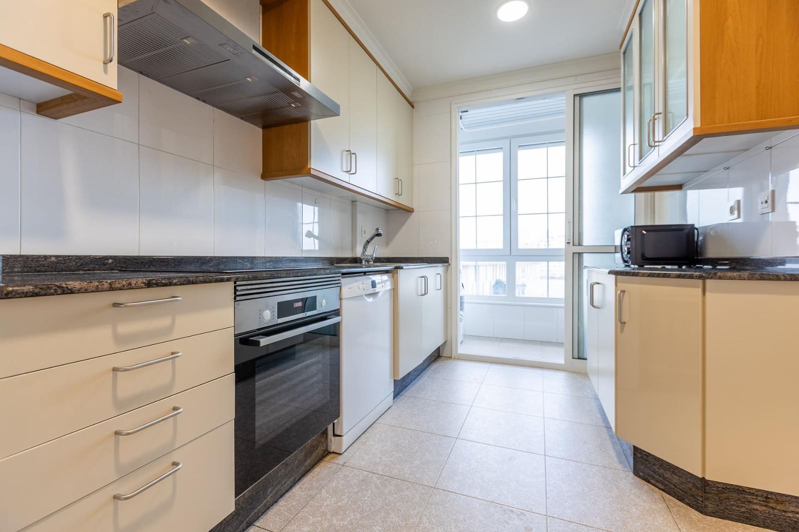 3 slaapkamer Flat te koop in A Coruna stad met garage - € 625.000 (Ref: 9576726)