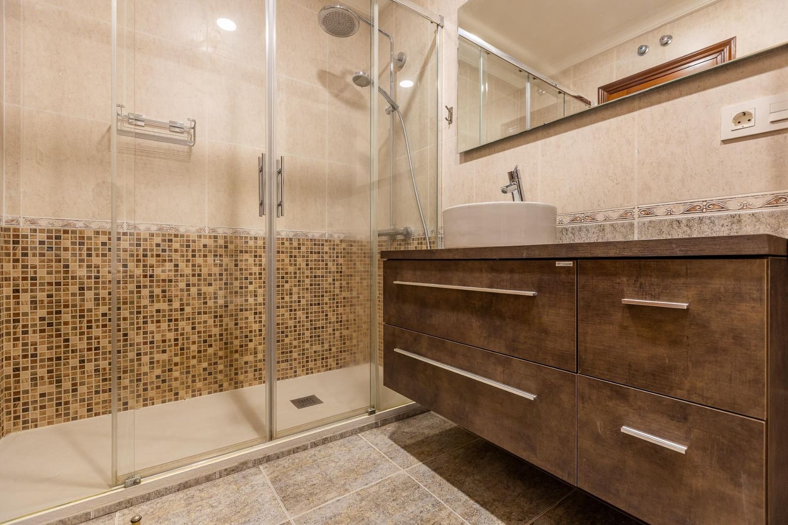 3 slaapkamer Flat te koop in A Coruna stad met garage - € 625.000 (Ref: 9576726)