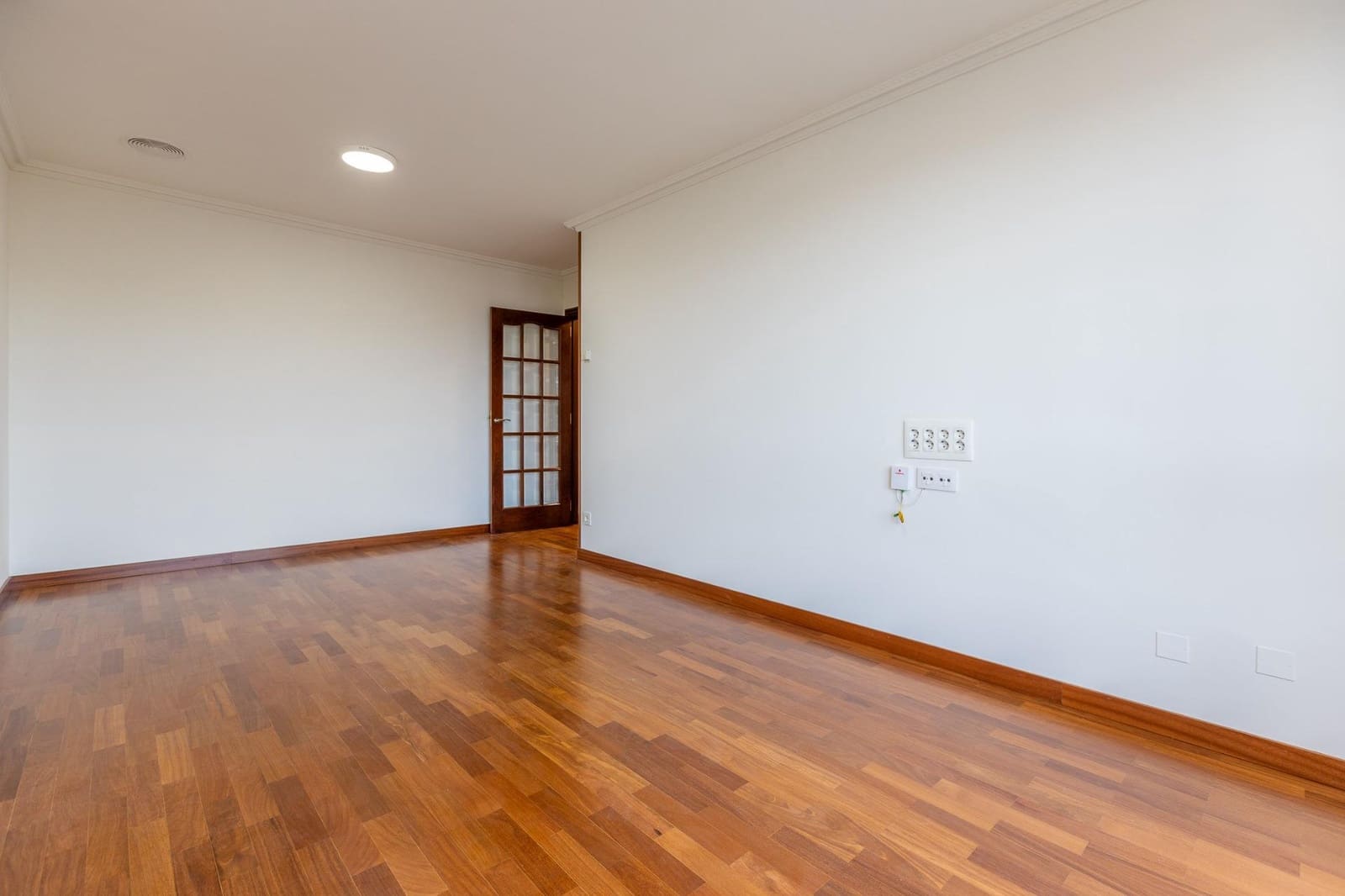 3 bedroom Flat for sale in A Coruna city with garage - € 565,000 (Ref: 9576726)