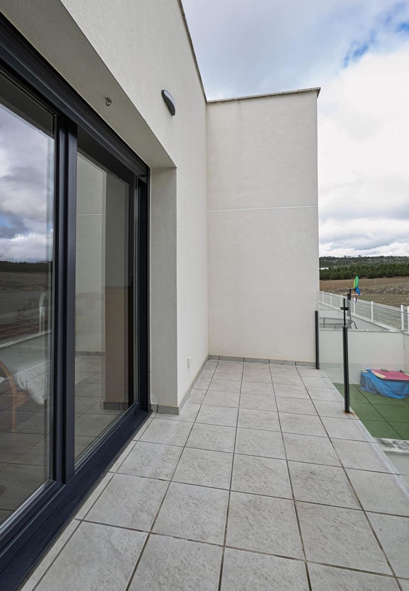 4 bedroom Terraced Villa for sale in Cisterniga - € 395,000 (Ref: 9584531)