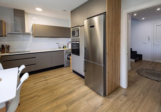 4 bedroom Terraced Villa for sale in Cistérniga - € 395,000 (Ref: 9584531)