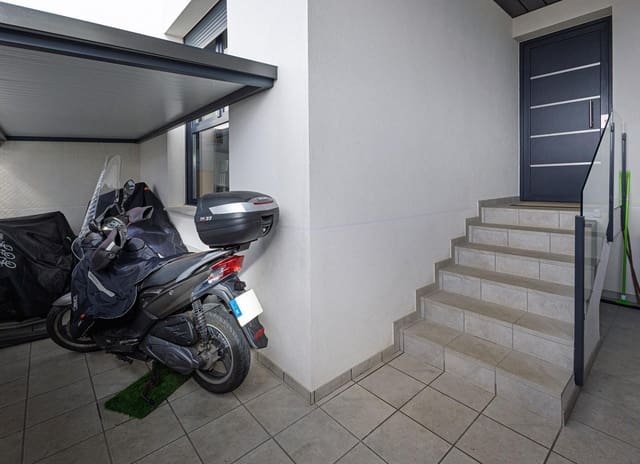 4 bedroom Terraced Villa for sale in Cistérniga - € 395,000 (Ref: 9584531)