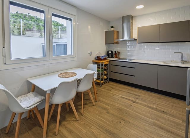 4 bedroom Terraced Villa for sale in Cistérniga - € 395,000 (Ref: 9584531)