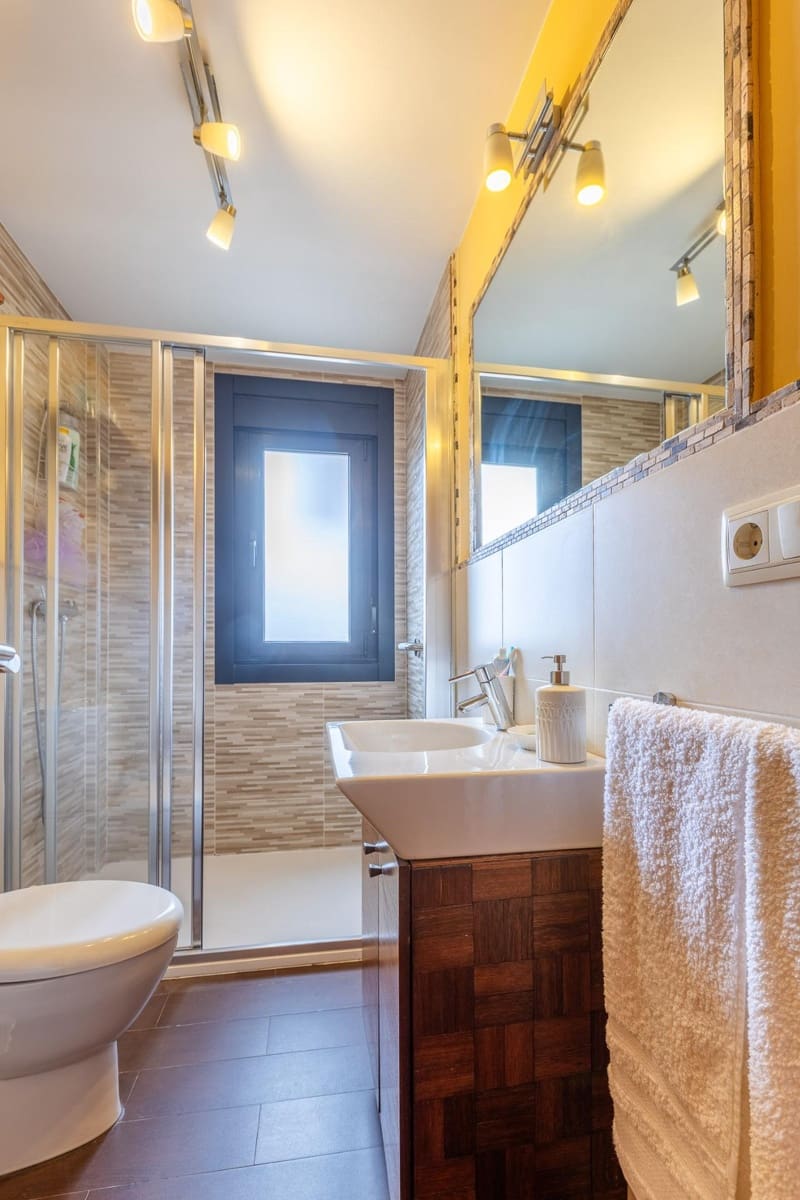 5 Zimmer Villa zu verkaufen in Oleiros mit Garage - 675.000 € (Ref: 9584532)