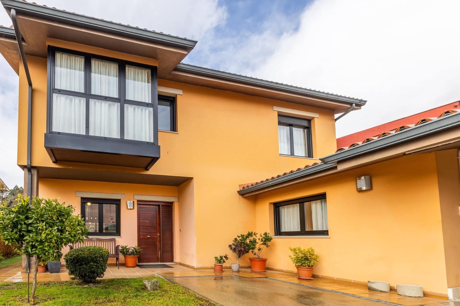 5 Zimmer Villa zu verkaufen in Oleiros mit Garage - 675.000 € (Ref: 9584532)