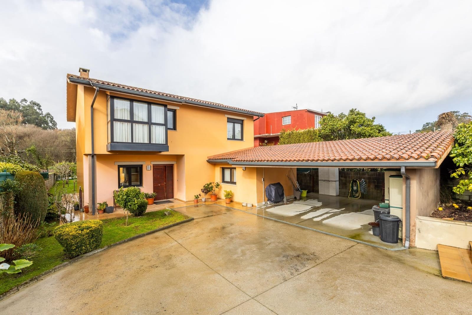 5 Zimmer Villa zu verkaufen in Oleiros mit Garage - 675.000 € (Ref: 9584532)