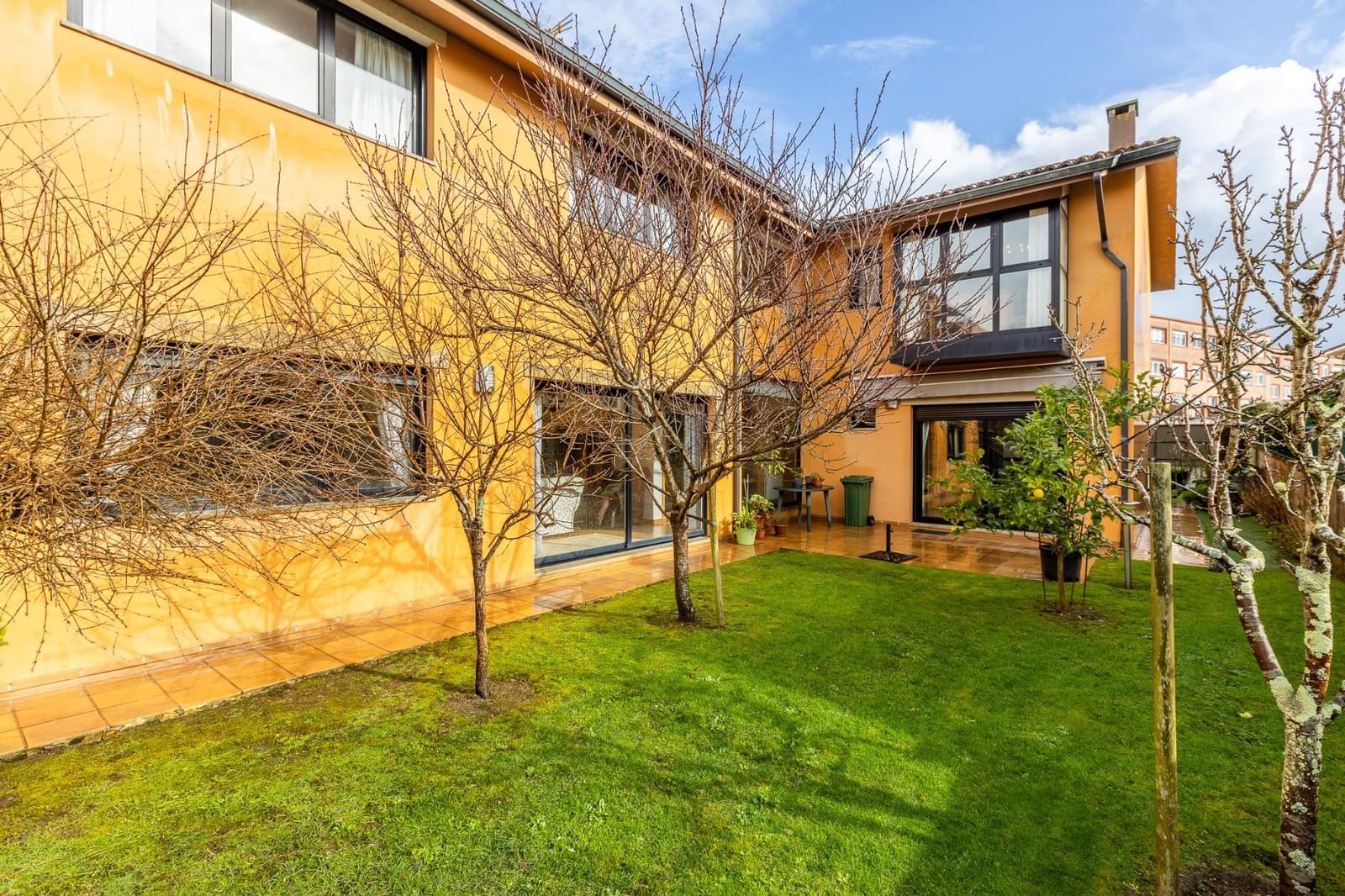 5 Zimmer Villa zu verkaufen in Oleiros mit Garage - 675.000 € (Ref: 9584532)