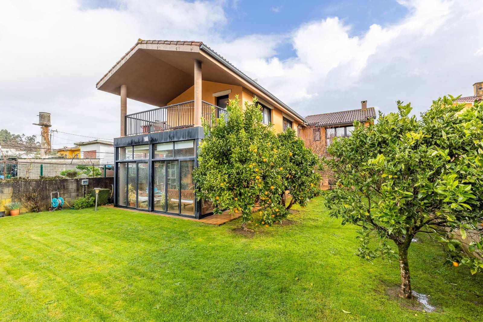 5 Zimmer Villa zu verkaufen in Oleiros mit Garage - 675.000 € (Ref: 9584532)