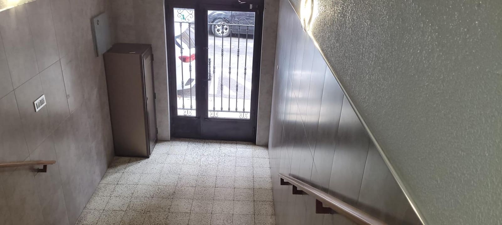 3 bedroom Flat for sale in Zaragoza city - € 135,000 (Ref: 9596377)