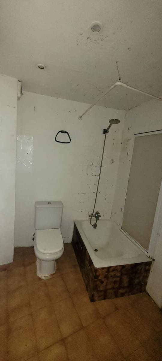 3 bedroom Flat for sale in Zaragoza city - € 135,000 (Ref: 9596377)