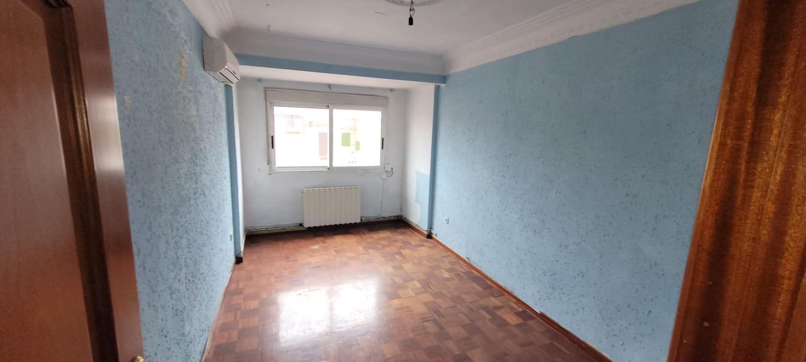 3 bedroom Flat for sale in Zaragoza city - € 135,000 (Ref: 9596377)