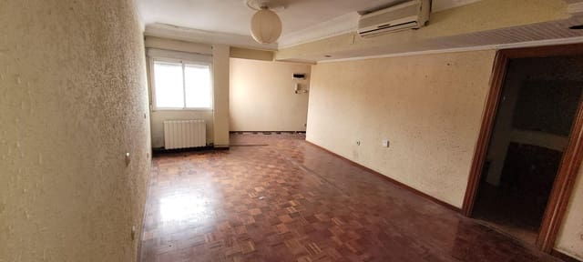 3 makuuhuone Asunto myytävänä paikassa Zaragoza kaupunki - 135 000 € (Ref: 9596377)