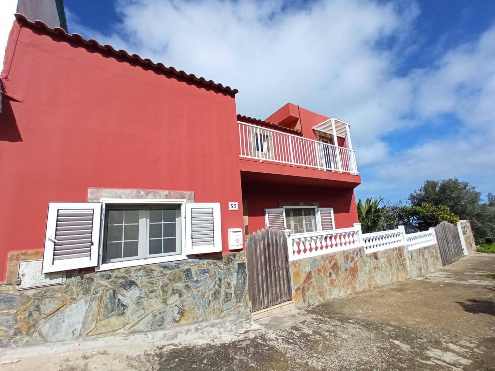 Chalet de 4 habitaciones en Santa Brígida en venta con garaje - 397.000 € (Ref: 9596378)
