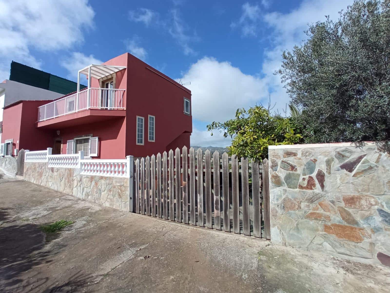 Chalet de 4 habitaciones en Santa Brígida en venta con garaje - 397.000 € (Ref: 9596378)