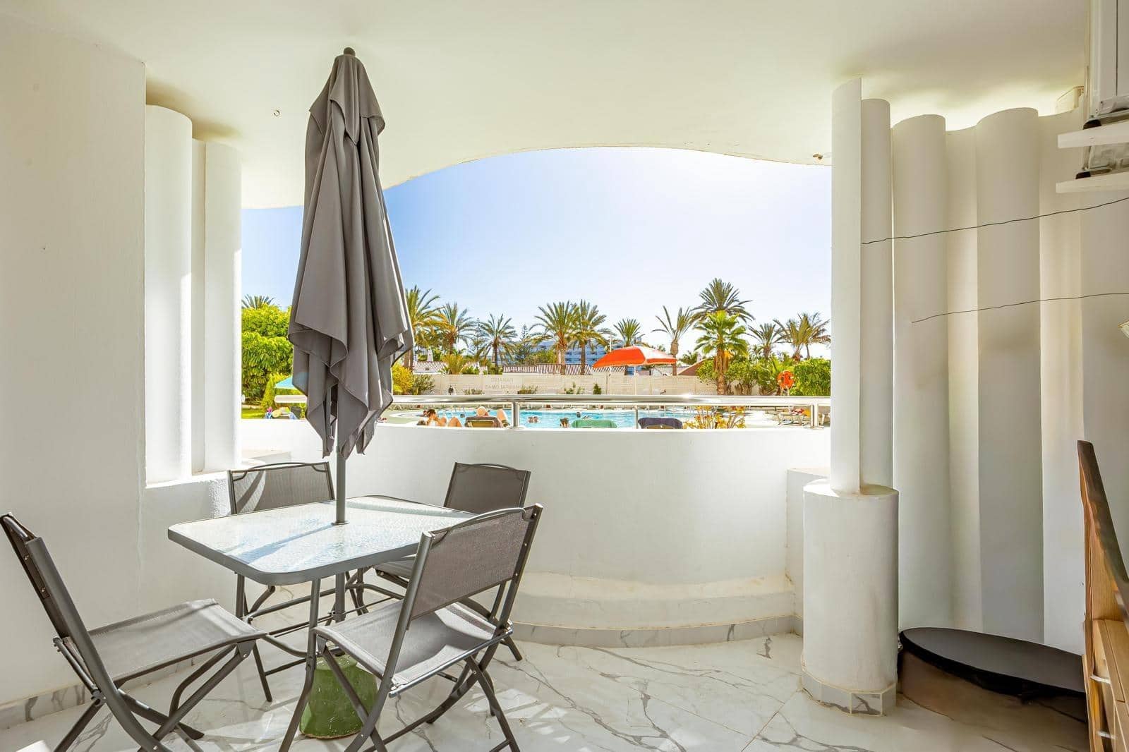 1 sypialnia Apartament na sprzedaż w Playa del Ingles z basenem - 239 900 € (Ref: 9596379)