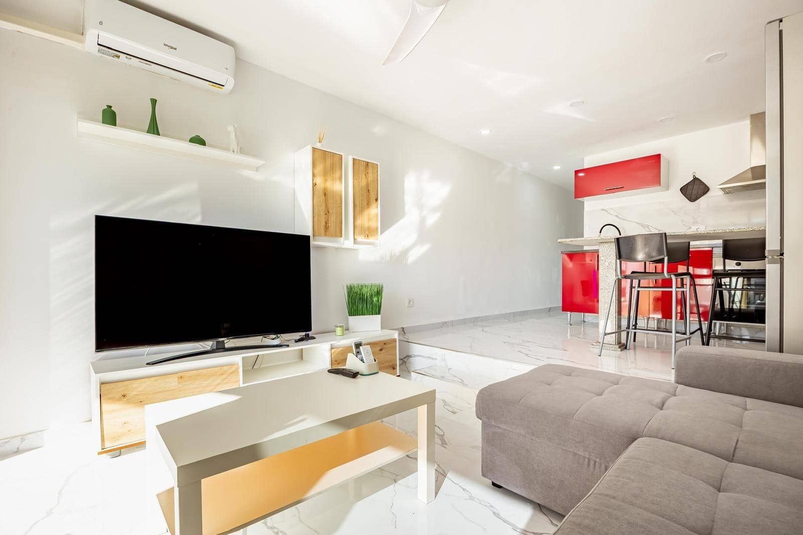 1 sypialnia Apartament na sprzedaż w Playa del Ingles z basenem - 239 900 € (Ref: 9596379)