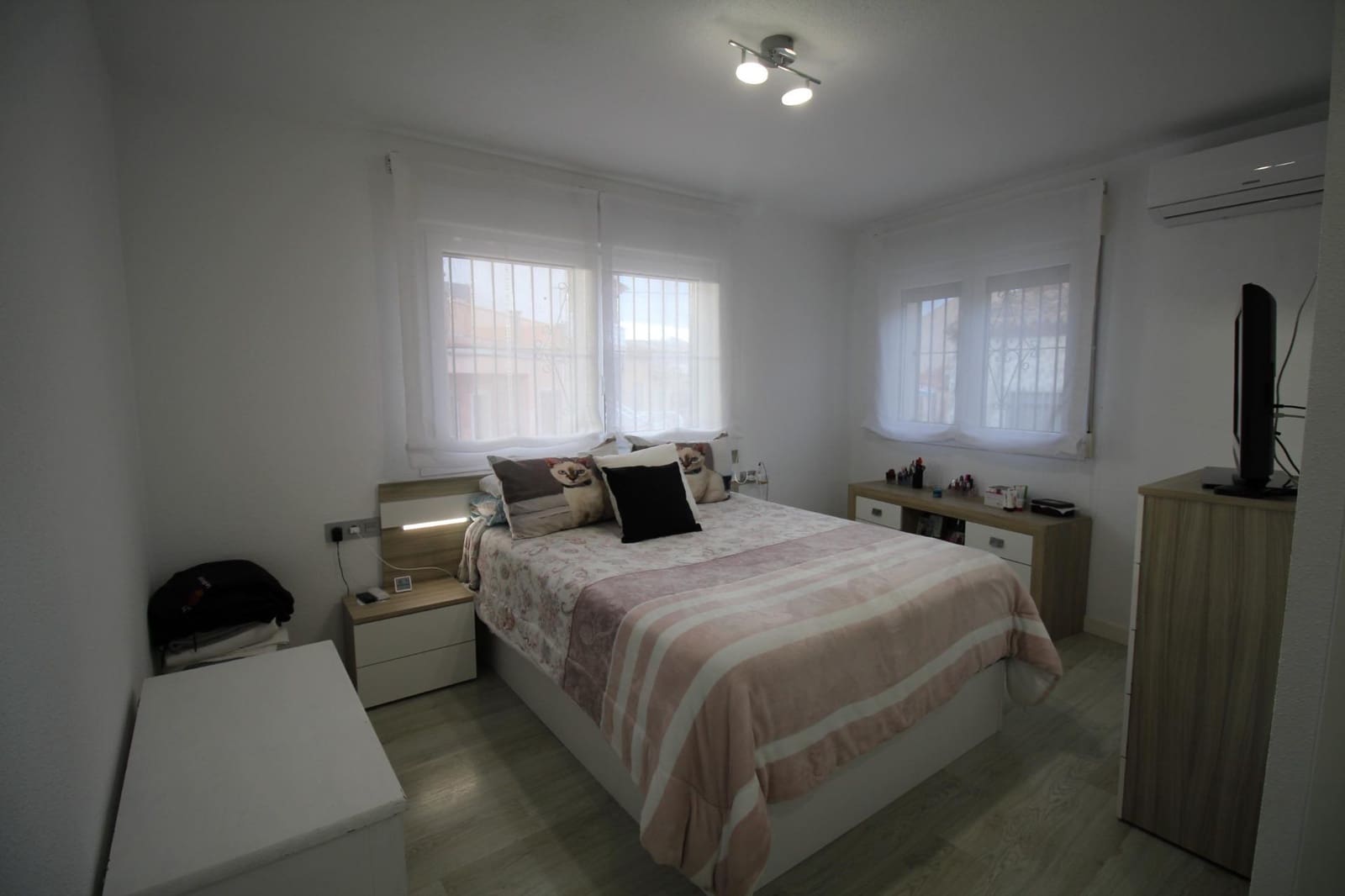 4 bedroom Apartment for sale in Algar with pool garage - € 199,000 (Ref: 9599684)