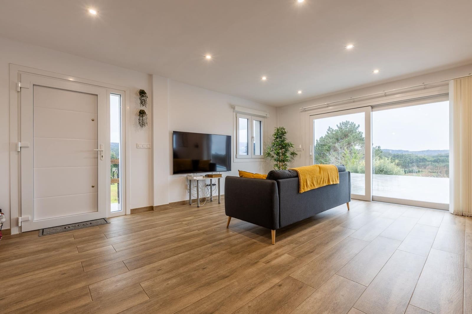 3 bedroom Villa for sale in Arteixo with pool - € 525,000 (Ref: 9605178)