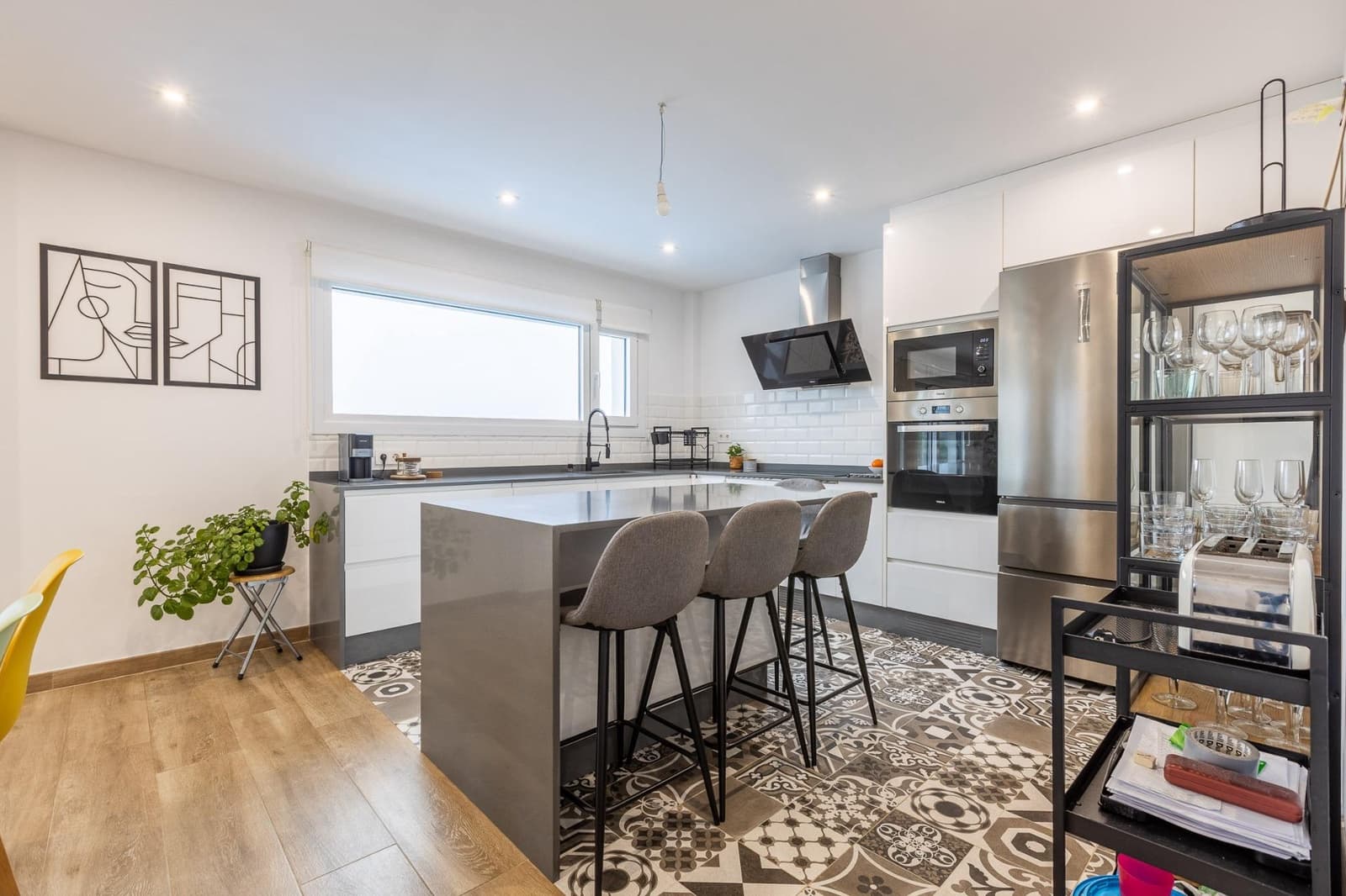 3 bedroom Villa for sale in Arteixo with pool - € 525,000 (Ref: 9605178)