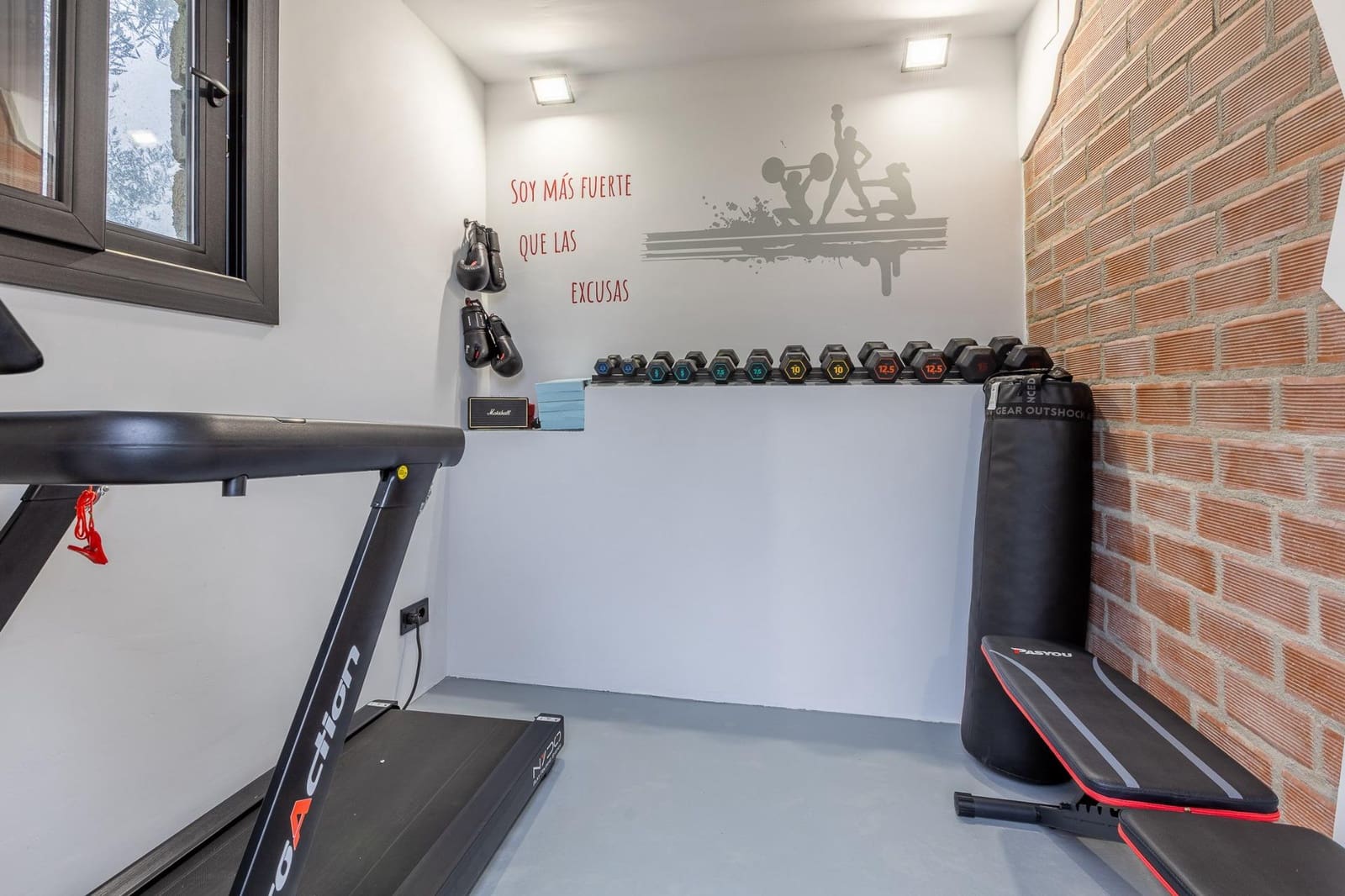 3 bedroom Villa for sale in Arteixo with pool - € 525,000 (Ref: 9605178)