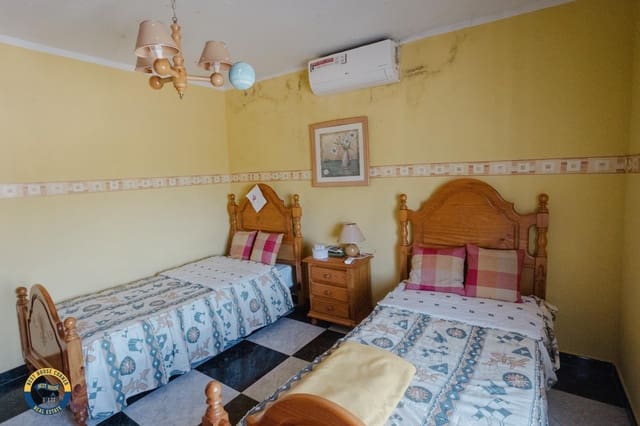 Chalet de 3 habitaciones en Don Benito en venta con garaje - 139.000 € (Ref: 9627794)