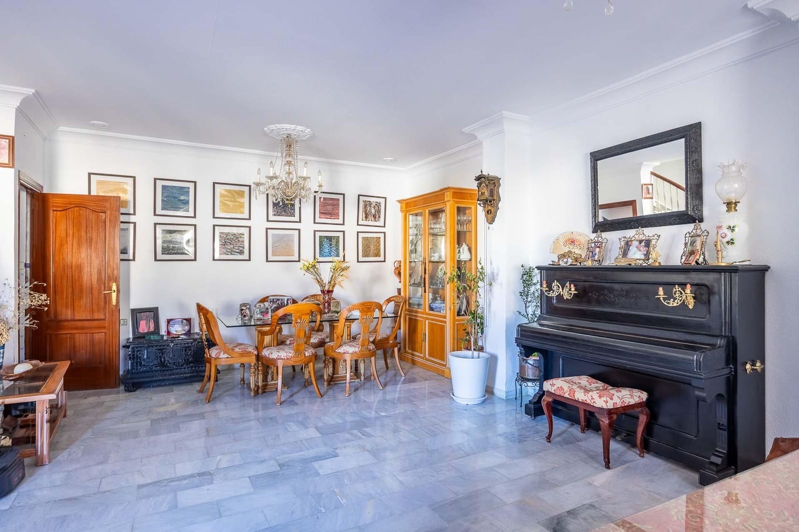 4 sovrum Villa till salu i Villamartin med garage - 265 000 € (Ref: 9627795)