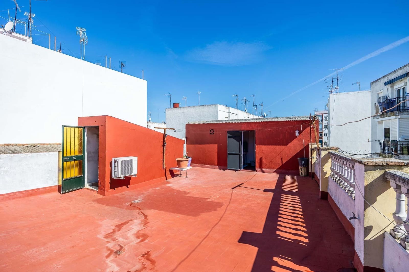 Casa de 3 habitaciones en San Juan de Aznalfarache en venta con garaje - 236.000 € (Ref: 9630276)