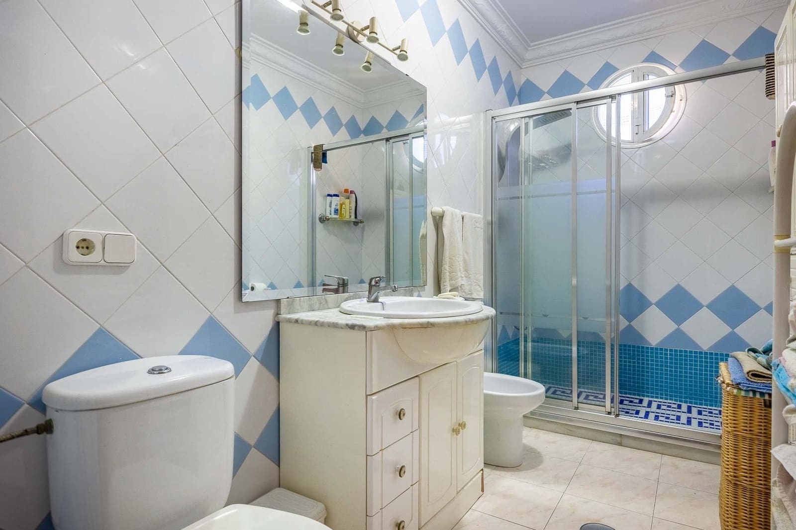 Casa de 3 habitaciones en San Juan de Aznalfarache en venta con garaje - 236.000 € (Ref: 9630276)