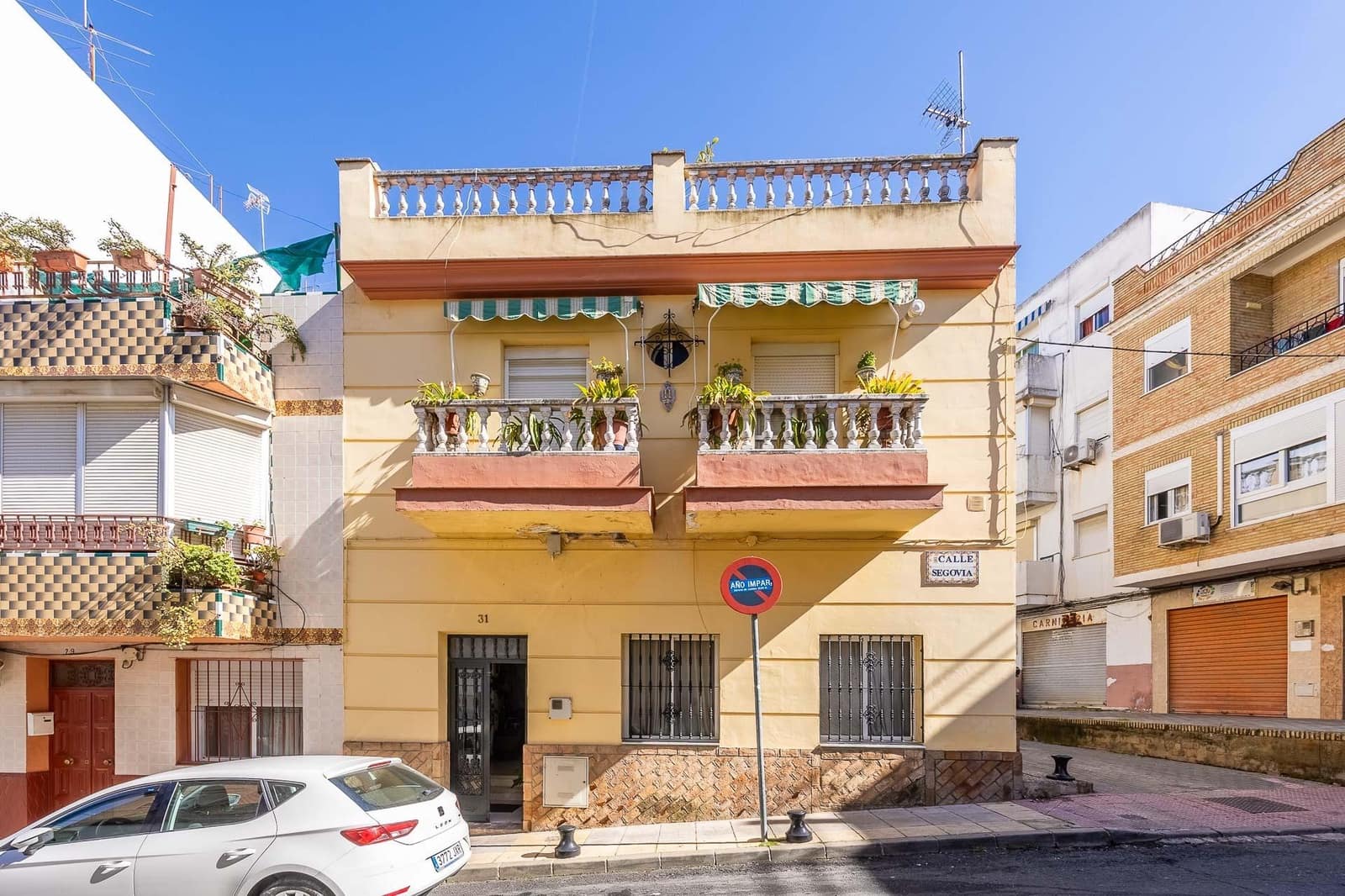 Casa de 3 habitaciones en San Juan de Aznalfarache en venta con garaje - 236.000 € (Ref: 9630276)