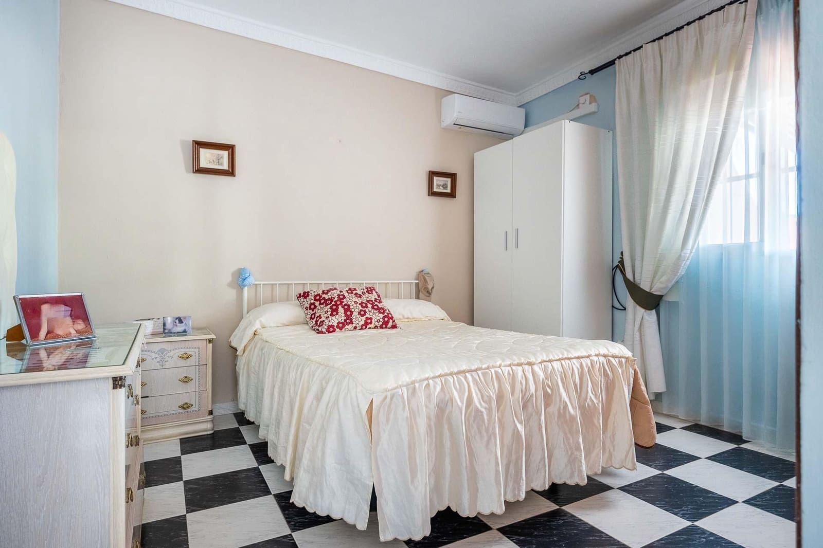 4 soveværelse Villa til salg i Alcala del Rio med garage - € 299.900 (Ref: 9648374)