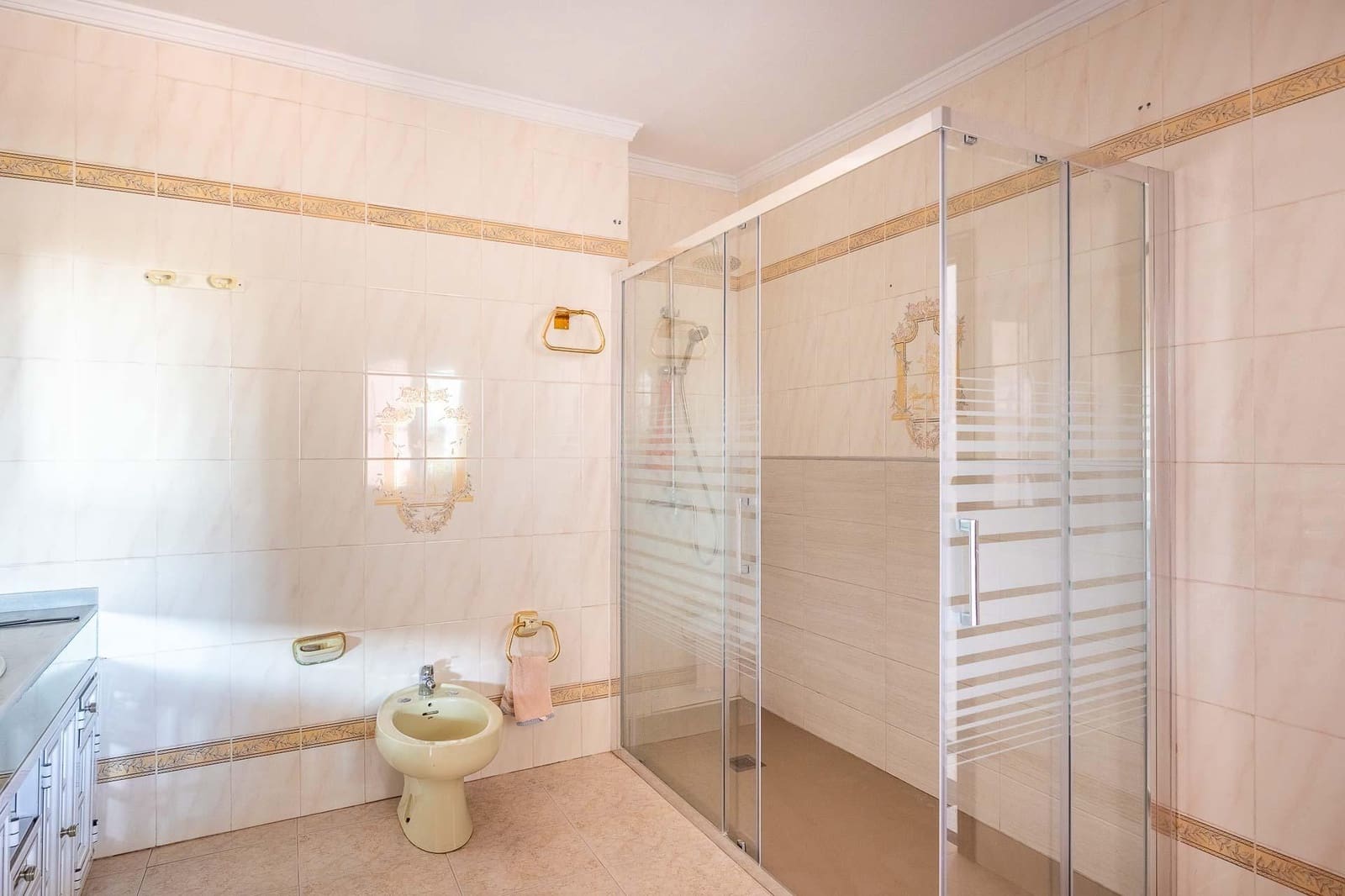 4 soveværelse Villa til salg i Alcala del Rio med garage - € 299.900 (Ref: 9648374)