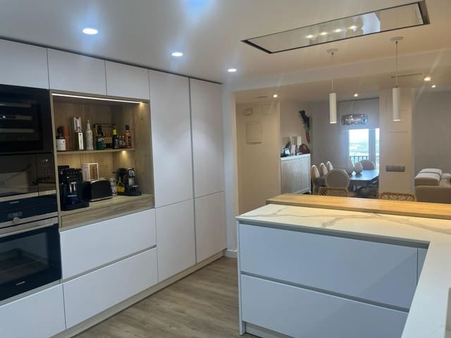 4 camera da letto Appartamento in vendita in Jaén città con garage - 349.000 € (Rif: 9648376)