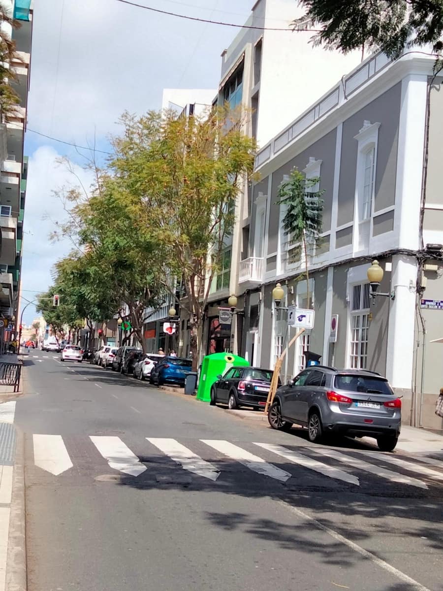 Comercial para arrendar em Las Palmas de Gran Canaria - 2 100 € (Ref: 9648377)