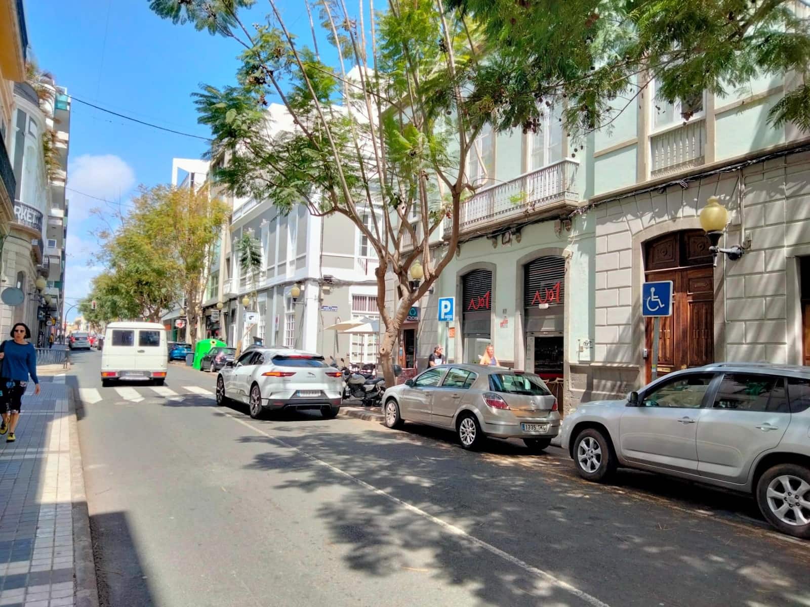 Comercial para arrendar em Las Palmas de Gran Canaria - 2 100 € (Ref: 9648377)