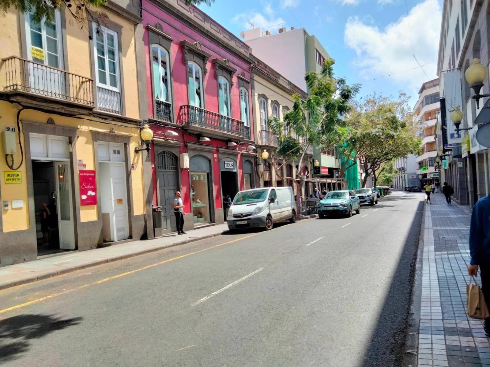 Comercial para arrendar em Las Palmas de Gran Canaria - 2 100 € (Ref: 9648377)