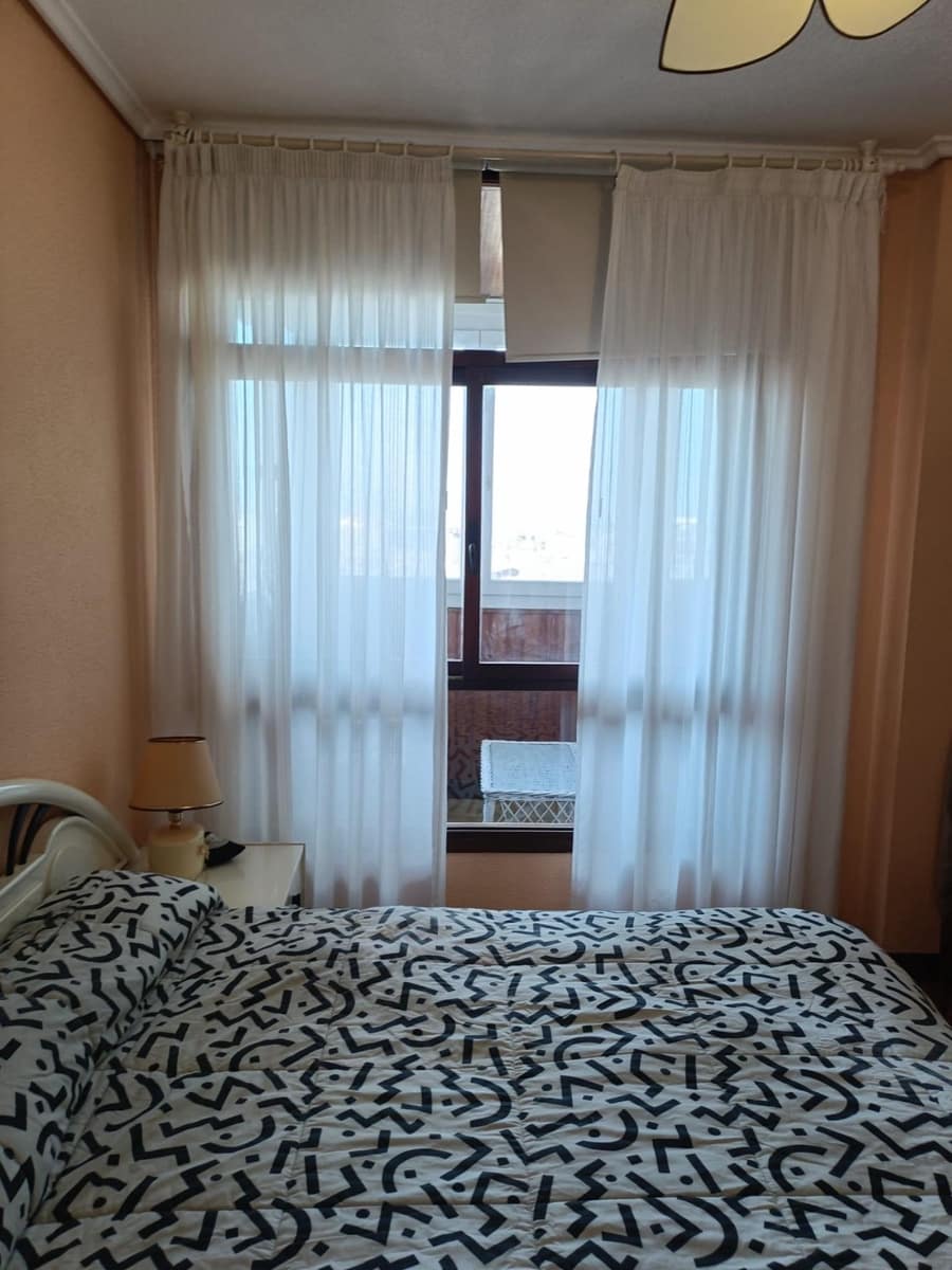 Piso de 1 habitación en Las Palmas de Gran Canaria en alquiler - 850 € (Ref: 9674453)