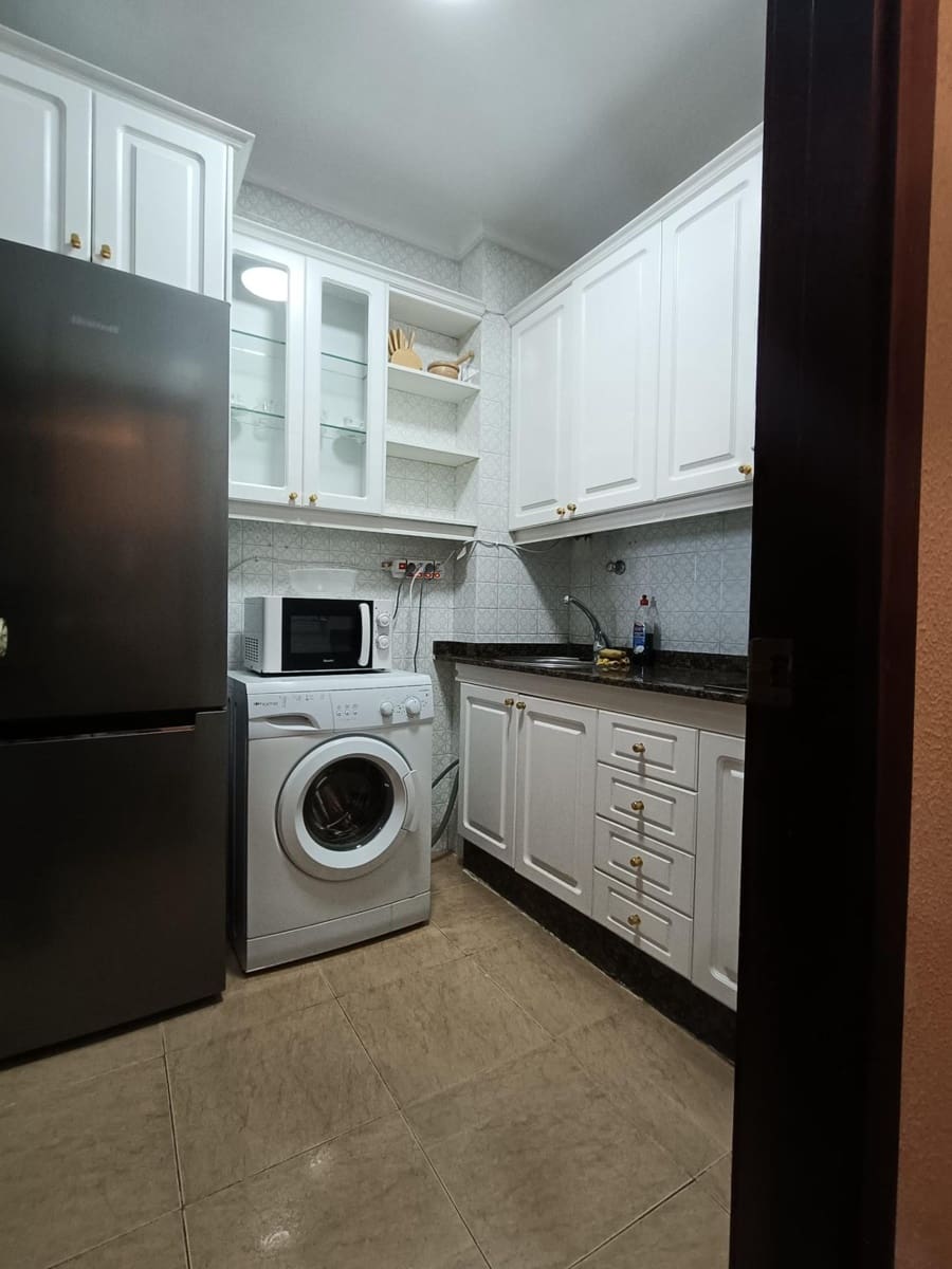 Piso de 1 habitación en Las Palmas de Gran Canaria en alquiler - 850 € (Ref: 9674453)