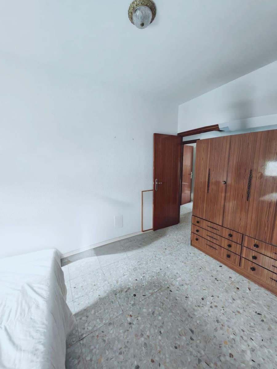 3 bedroom Flat for sale in Don Benito - € 130,000 (Ref: 9674457)