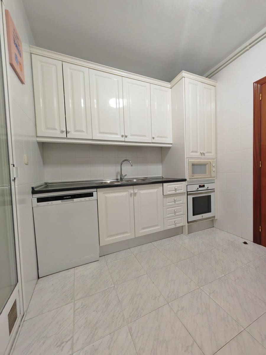 3 bedroom Flat for sale in Don Benito - € 130,000 (Ref: 9674457)