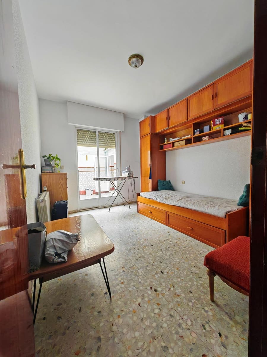 3 bedroom Flat for sale in Don Benito - € 130,000 (Ref: 9674457)