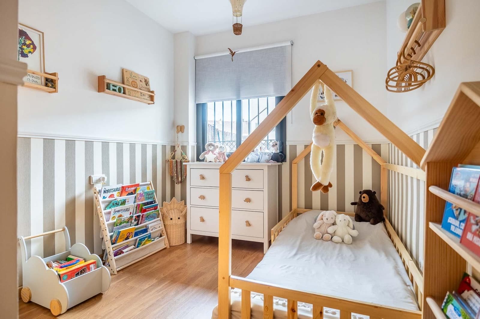 Piso de 2 habitaciones en Mairena del Aljarafe en venta con piscina garaje - 279.000 € (Ref: 9674459)