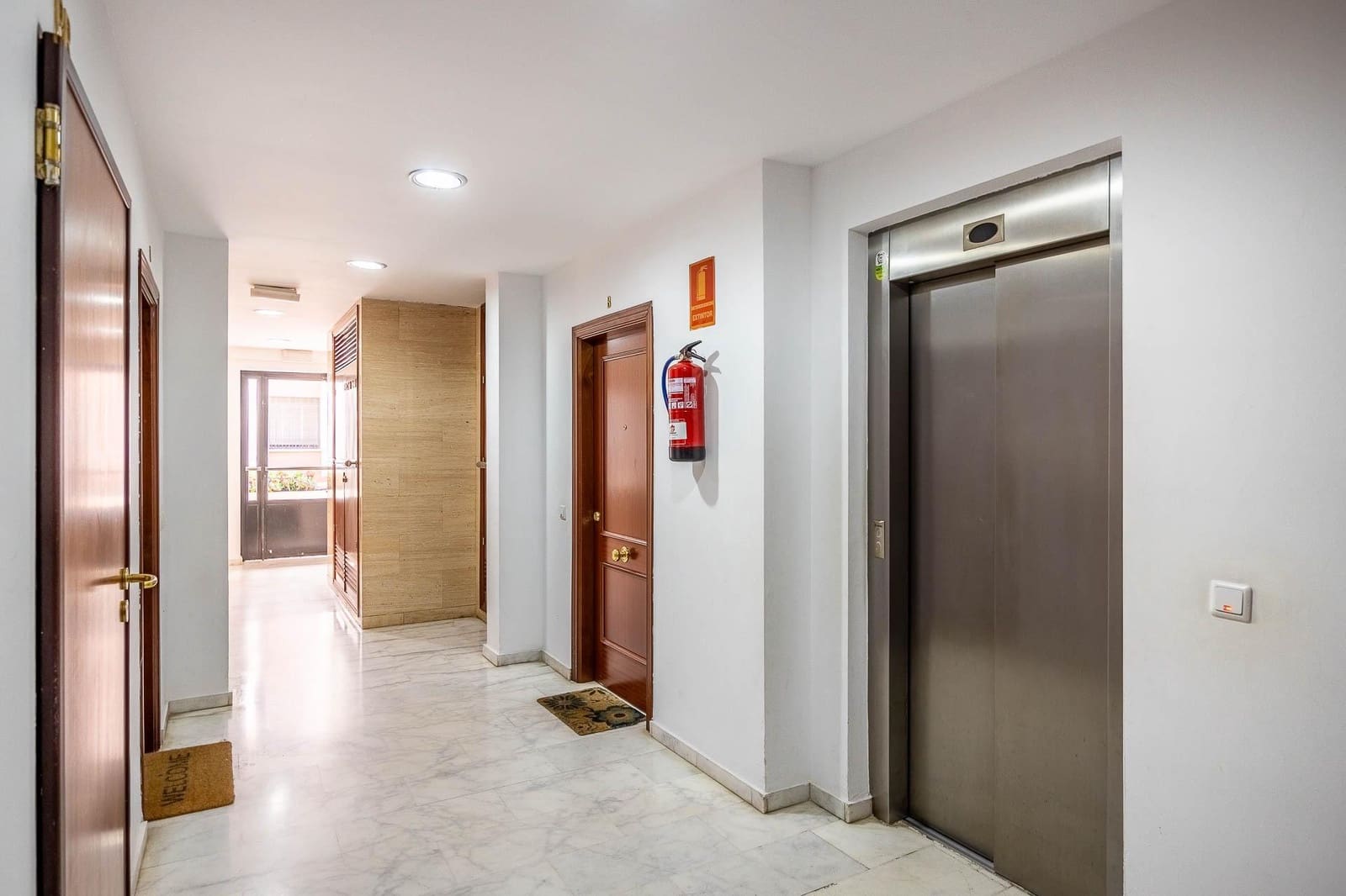 Piso de 2 habitaciones en Mairena del Aljarafe en venta con piscina garaje - 279.000 € (Ref: 9674459)