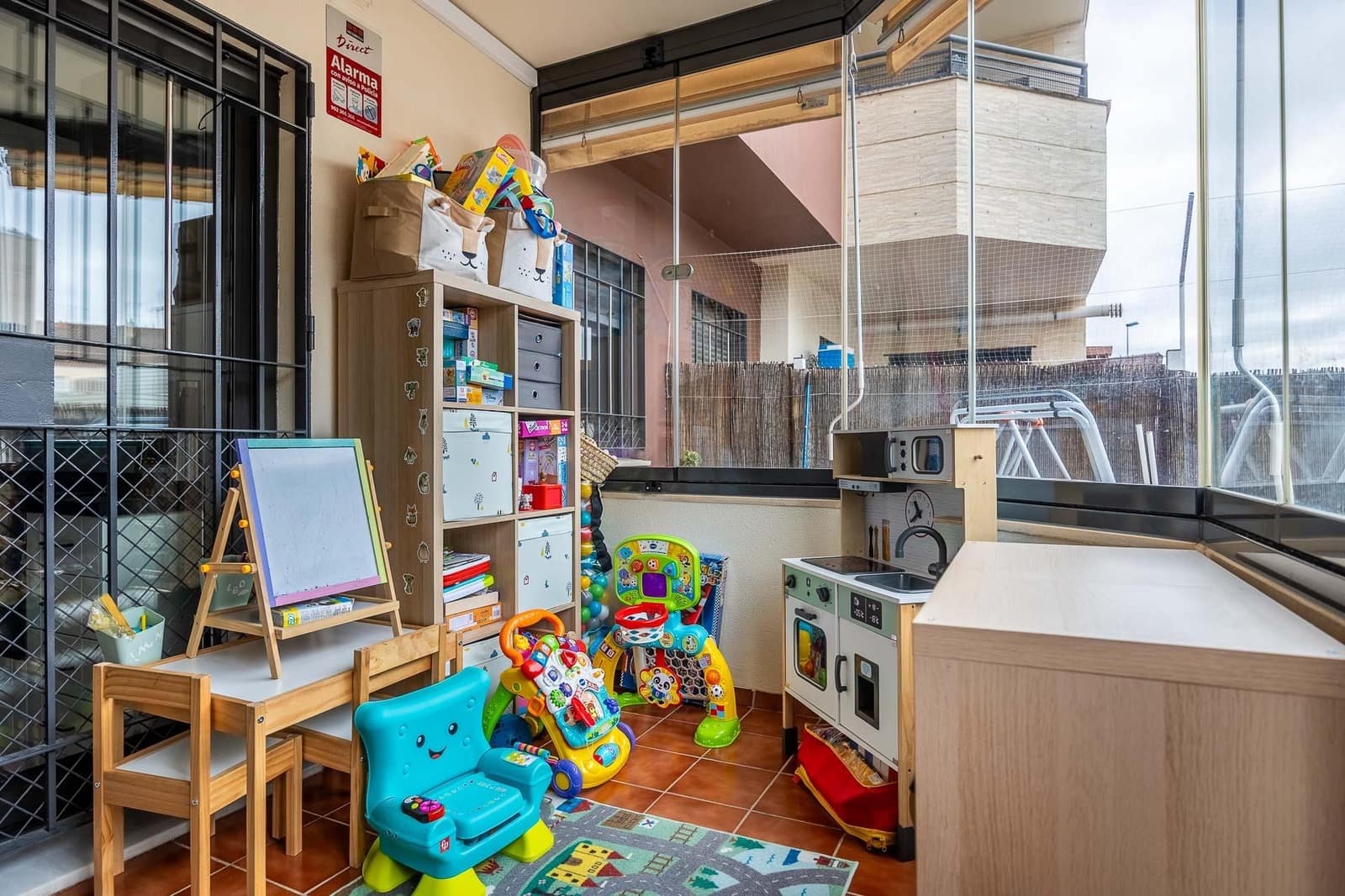 Piso de 2 habitaciones en Mairena del Aljarafe en venta con piscina garaje - 279.000 € (Ref: 9674459)