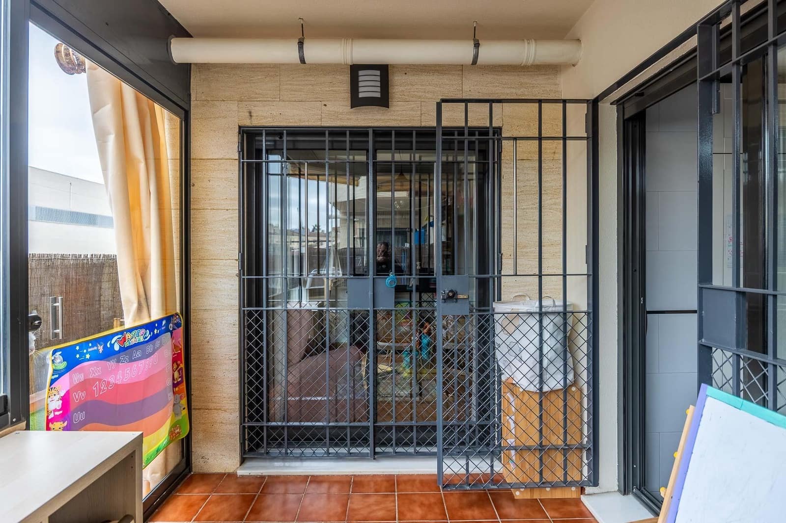 Piso de 2 habitaciones en Mairena del Aljarafe en venta con piscina garaje - 279.000 € (Ref: 9674459)