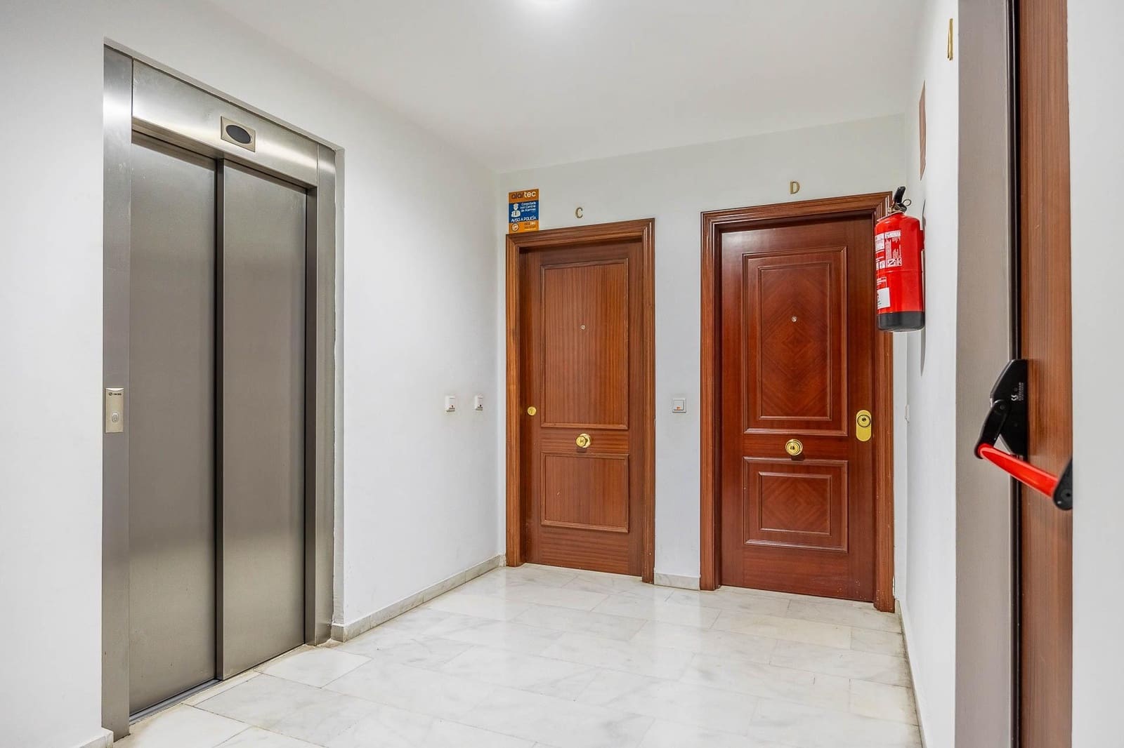Piso de 2 habitaciones en Mairena del Aljarafe en venta con piscina garaje - 279.000 € (Ref: 9674459)
