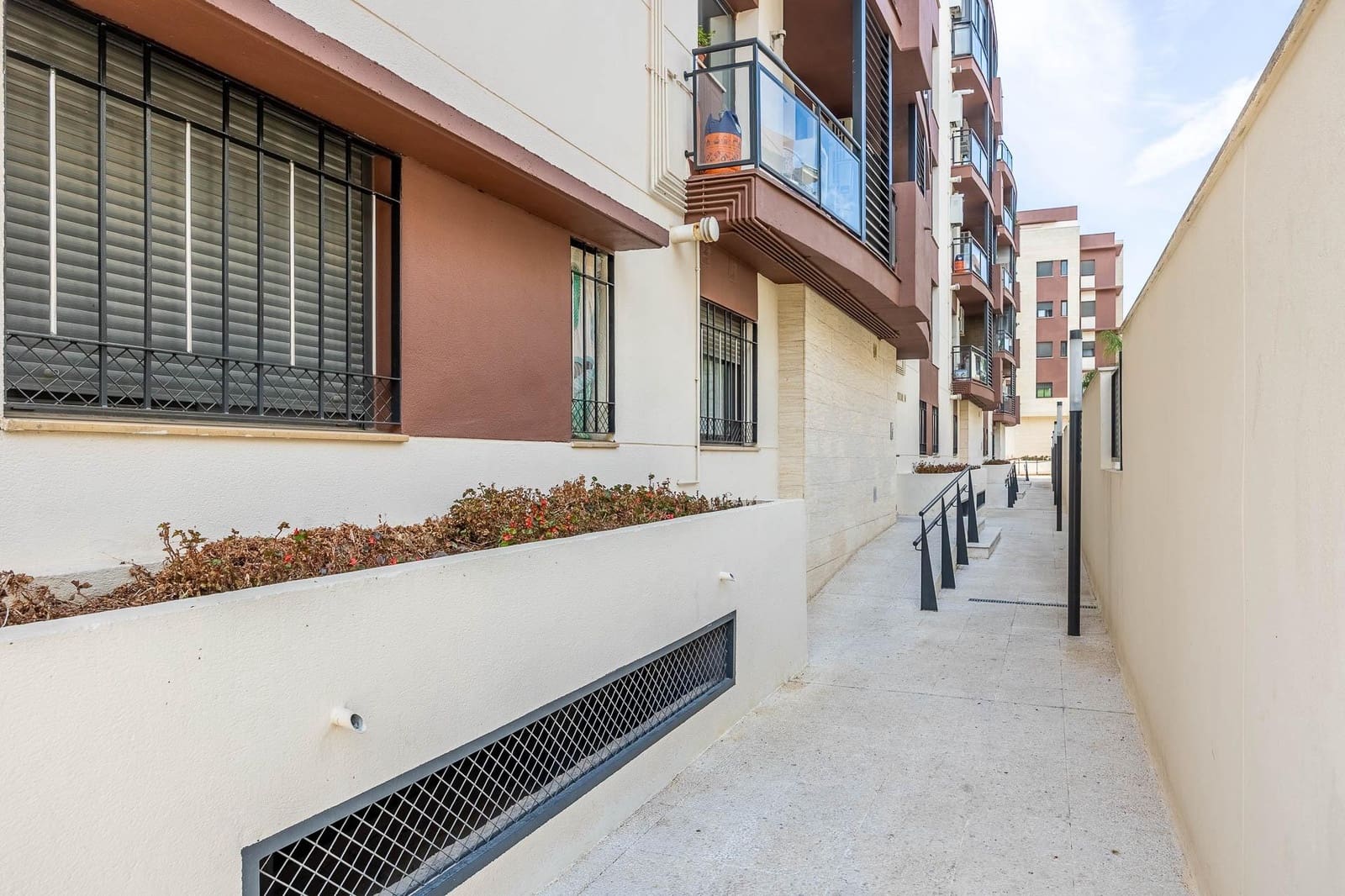 Piso de 2 habitaciones en Mairena del Aljarafe en venta con piscina garaje - 279.000 € (Ref: 9674459)